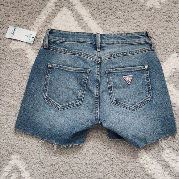 Guess Medium Wash Jean Short Size 24 - Picture 4 of 7